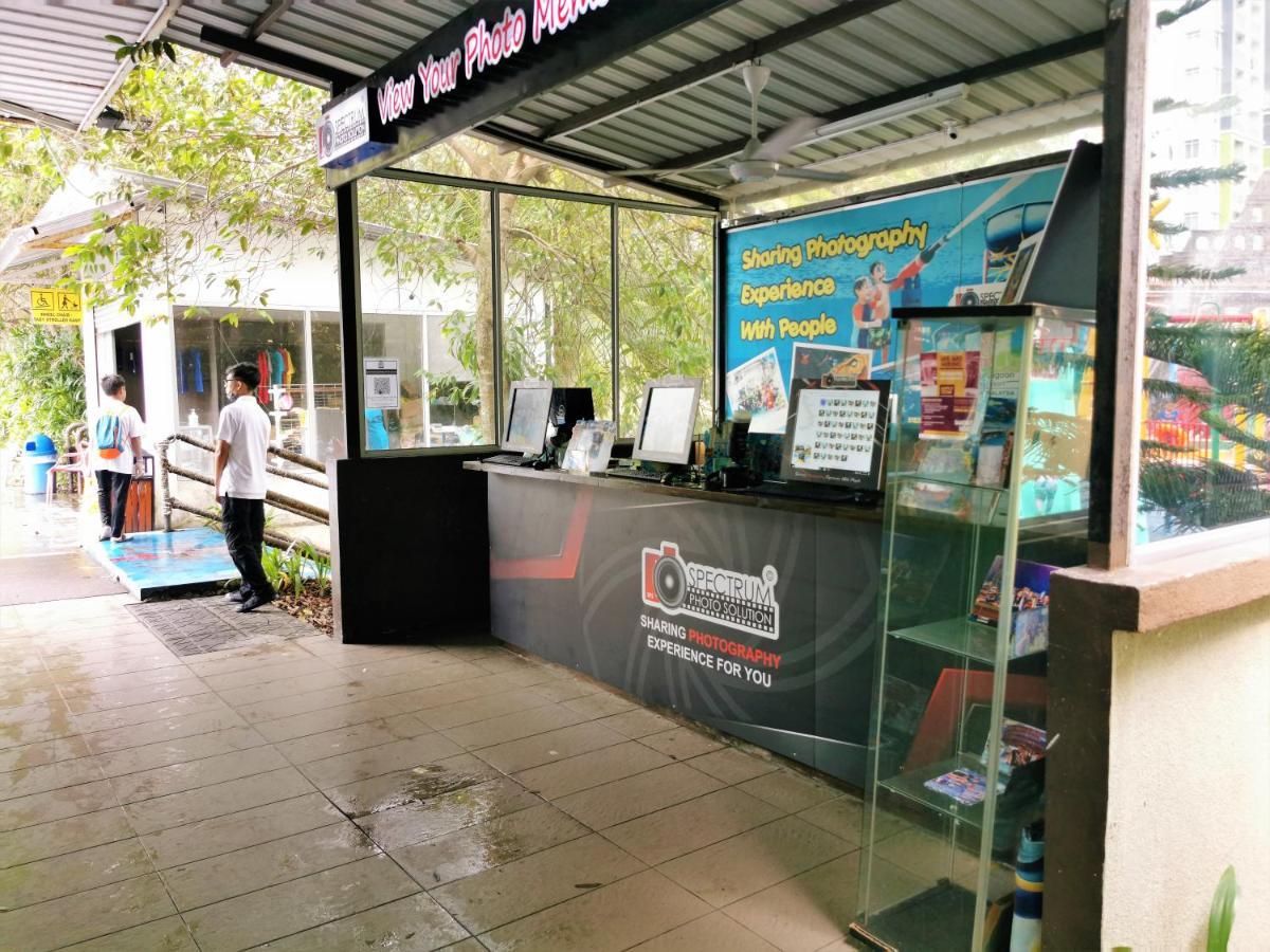 B - Lagoon Water Themepark Suite Melaka Town Exterior foto