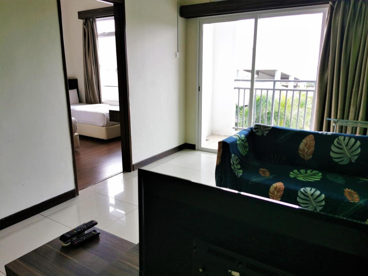 B - Lagoon Water Themepark Suite Melaka Town Exterior foto