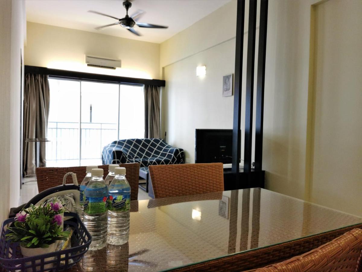 B - Lagoon Water Themepark Suite Melaka Town Exterior foto