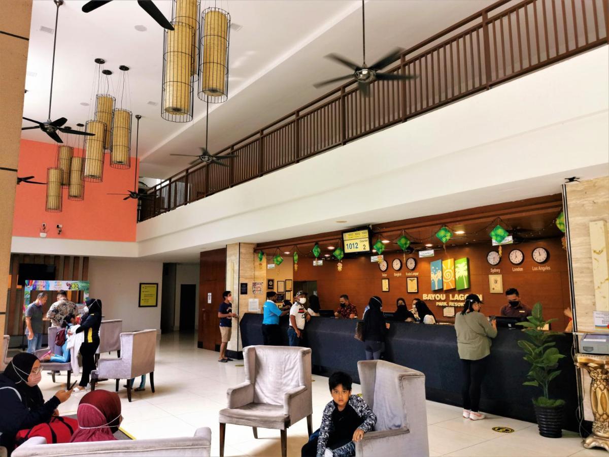 B - Lagoon Water Themepark Suite Melaka Town Exterior foto