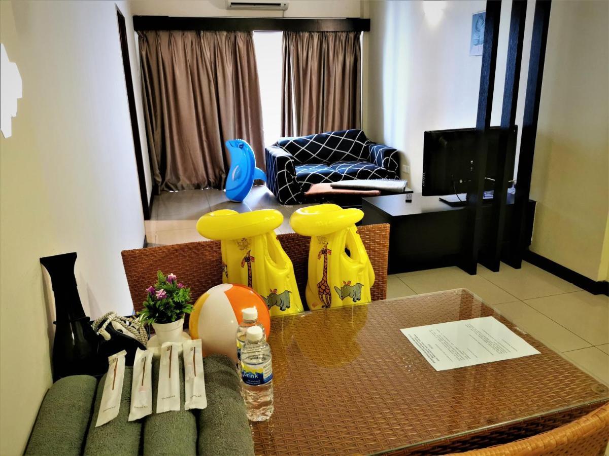 B - Lagoon Water Themepark Suite Melaka Town Exterior foto