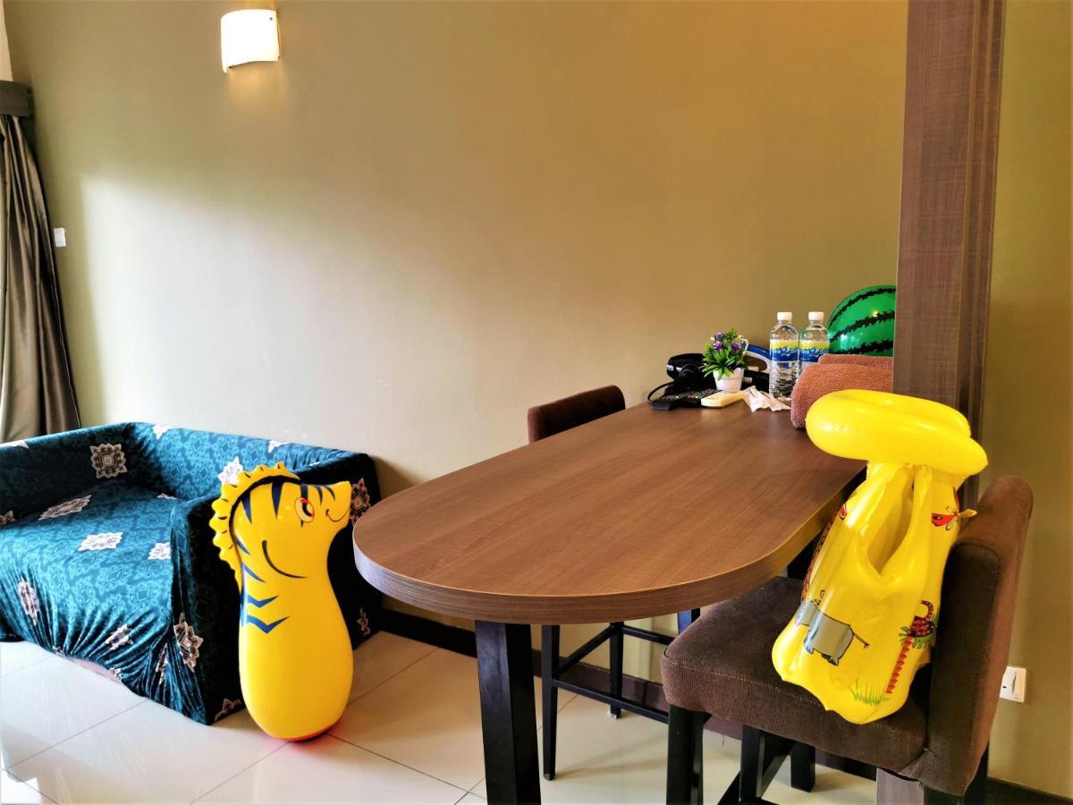 B - Lagoon Water Themepark Suite Melaka Town Exterior foto